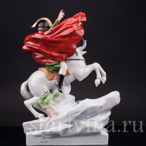 Фарфоровая статуэтка Наполеон Бонапарт на перевале Сен-Бернар, Scheibe-Alsbach, Германия, сер. 20 в.