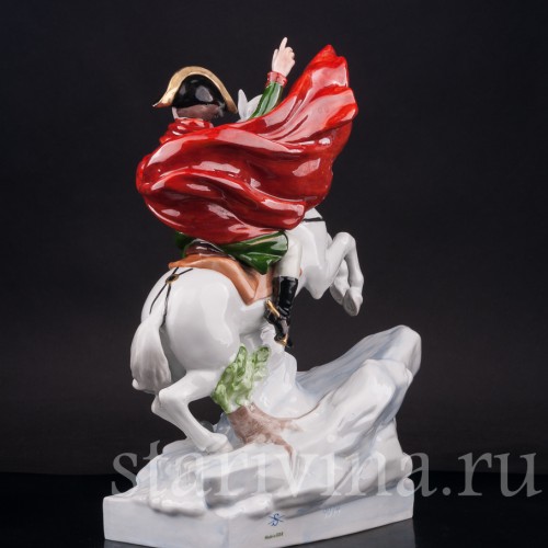 Фарфоровая статуэтка Наполеон Бонапарт на перевале Сен-Бернар, Scheibe-Alsbach, Германия, сер. 20 в.