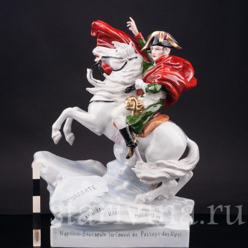 Фарфоровая статуэтка Наполеон Бонапарт на перевале Сен-Бернар, Scheibe-Alsbach, Германия, сер. 20 в.