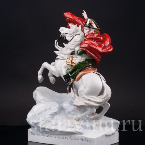 Фарфоровая статуэтка Наполеон Бонапарт на перевале Сен-Бернар, Scheibe-Alsbach, Германия, сер. 20 в.