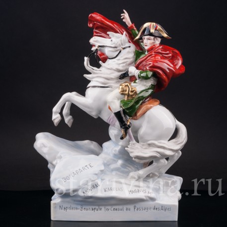 Фарфоровая статуэтка Наполеон Бонапарт на перевале Сен-Бернар, Scheibe-Alsbach, Германия, сер. 20 в.