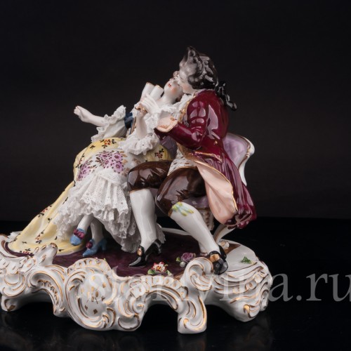 Фарфоровая статуэтка Пара с бокалами, кружевная, Volkstedt, Германия, нач. 20 в.