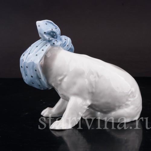 Статуэтка из фарфора Собака с перевязанным зубом, Heubach, Германия, 1882-1915 гг.