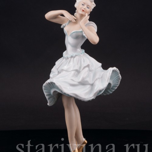 Фарфоровая статуэтка девушки В танце, Unterweissbach, Германия, 1940-58 гг.