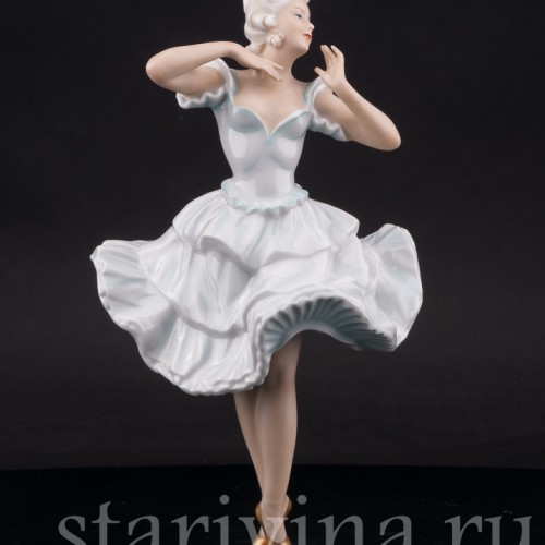 Фарфоровая статуэтка девушки В танце, Unterweissbach, Германия, 1940-58 гг.