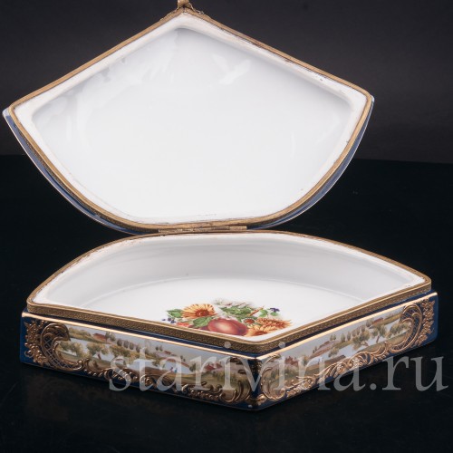 Декоративная шкатулка из фарфора Чаепитие, Франция, кон. 19 в.