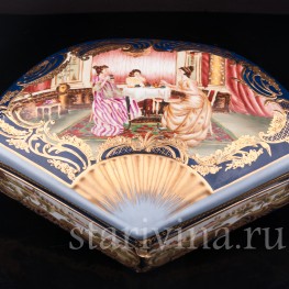 Декоративная шкатулка из фарфора Чаепитие, Франция, кон. 19 в.