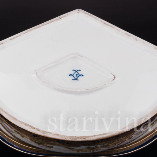 Декоративная шкатулка из фарфора Чаепитие, Франция, кон. 19 в.