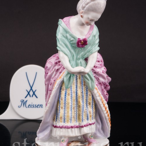 Фигурка из фарфора Девочка и разбитое зеркало, Meissen, Германия, сер. 19 - нач. 20 вв.