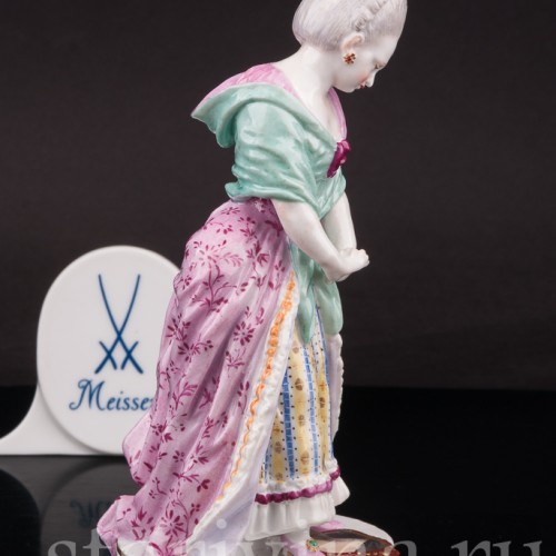Фигурка из фарфора Девочка и разбитое зеркало, Meissen, Германия, сер. 19 - нач. 20 вв.
