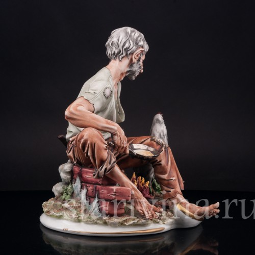 Композиция из фарфора Путник с курицей, Capodimonte, Италия, вт. пол. 20 в.