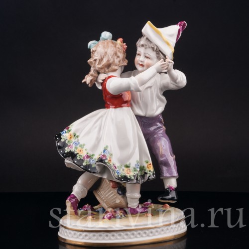 Фарфоровая статуэтка Танцующие дети, Volkstedt, Германия, кон. 19 в.
