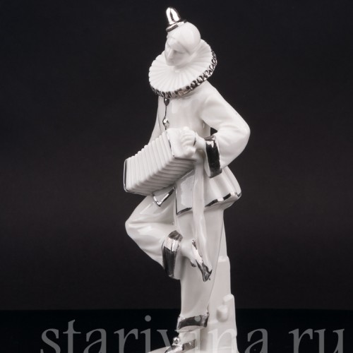 Фарфоровая фигурка Пьеро с гармошкой, Bourgeois Gara Pichard & Cie, Германия, 1920-е гг.