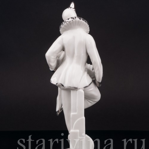 Фарфоровая фигурка Пьеро с гармошкой, Bourgeois Gara Pichard & Cie, Германия, 1920-е гг.