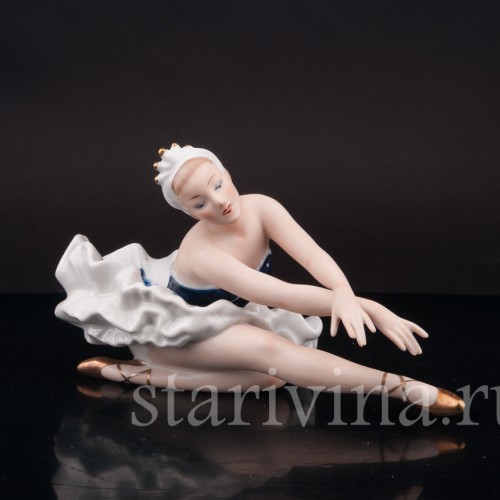 Фарфоровая статуэтка балерины Балерина Лебедь, Wallendorf, Германия, вт. пол. 20 в.