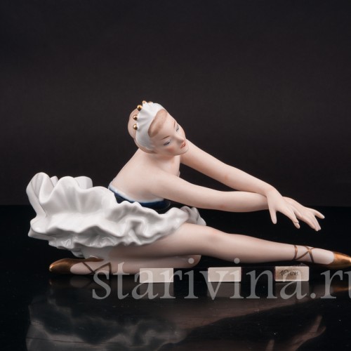 Фарфоровая статуэтка балерины Балерина Лебедь, Wallendorf, Германия, вт. пол. 20 в.