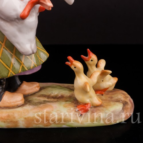 Фигурка из фарфора Девочка, несущая гуся, Von Schierholz, Германия, нач. 20 в.