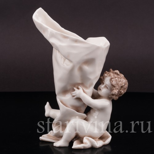 Фарфоровая фигурка Путти с кульком, Dressel, Kister & Cie, Германия, нач. 20 в.