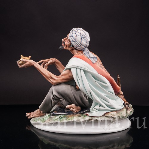 Композиция из фарфора Восточный торговец, Capodimonte, Италия, сер. 20 в.