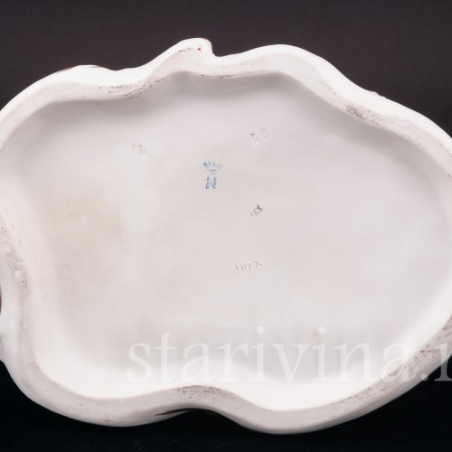 Композиция из фарфора Рисовальщица, IPA, Capodimonte, Италия, вт. пол. 20 в.
