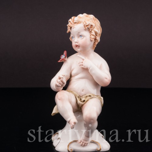 Фигурка из фарфора Путти с бабочкой, Capodimonte, Италия, вт. пол. 20 в.