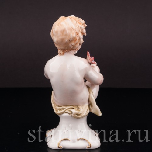 Фигурка из фарфора Путти с бабочкой, Capodimonte, Италия, вт. пол. 20 в.