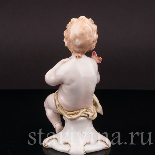 Фигурка из фарфора Путти с бабочкой, Capodimonte, Италия, вт. пол. 20 в.