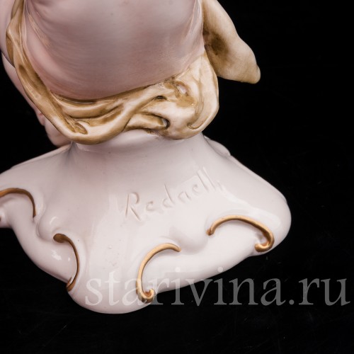 Фигурка из фарфора Путти с бабочкой, Capodimonte, Италия, вт. пол. 20 в.