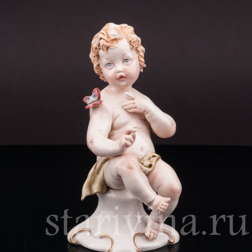 Фигурка из фарфора Путти с бабочкой, Capodimonte, Италия, вт. пол. 20 в.