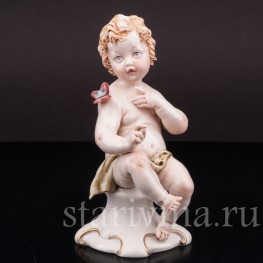 Фигурка из фарфора Путти с бабочкой, Capodimonte, Италия, вт. пол. 20 в.