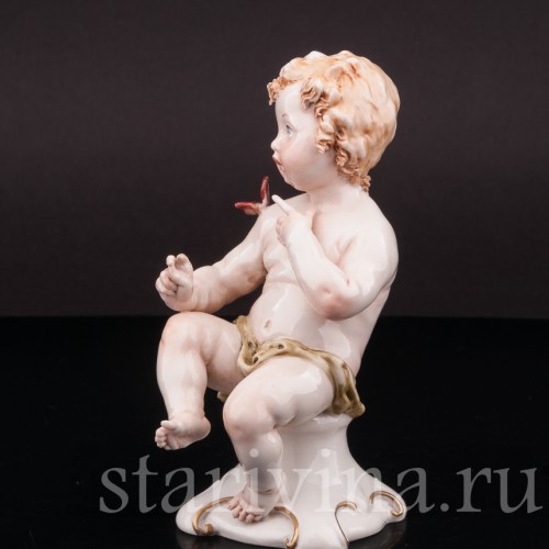 Фигурка из фарфора Путти с бабочкой, Capodimonte, Италия, вт. пол. 20 в.