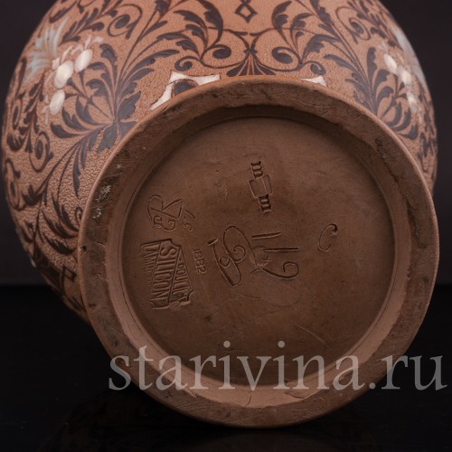 Декоративная ваза из красной керамики, Royal Doulton, Великобритания, 1882 г.