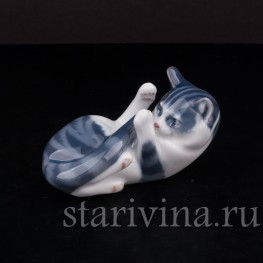 Фарфоровая фигурка Котёнок, играющий со свои хвостом, Royal Copenhagen, Дания, 1980-е гг.