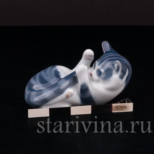 Фарфоровая фигурка Котёнок, играющий со свои хвостом, Royal Copenhagen, Дания, 1980-е гг.