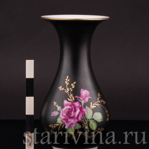 Декоративная ваза Розовые розы на черном, Rosenthal, Германия, 1944 год.