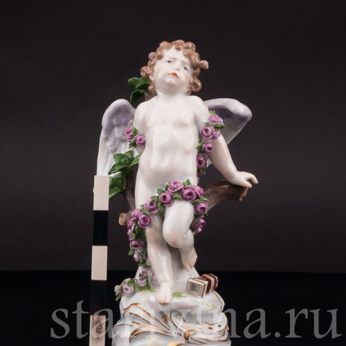 Фарфоровая статуэтка Купидон, связанный гирляндами из роз, Meissen, Германия, кон. 19 - нач. 20 вв.
