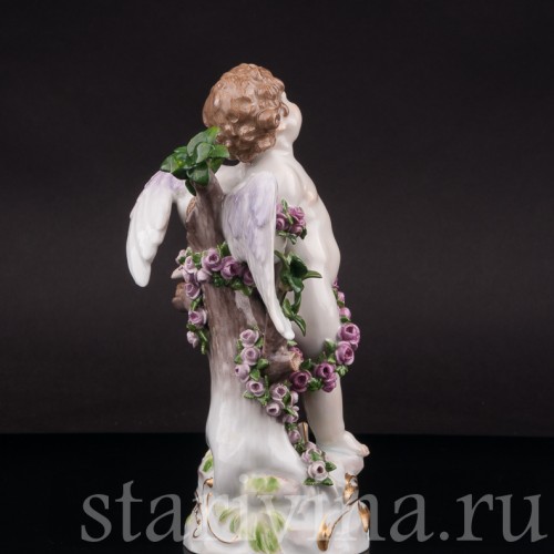 Фарфоровая статуэтка Купидон, связанный гирляндами из роз, Meissen, Германия, кон. 19 - нач. 20 вв.