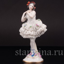 Фарфоровая фигурка Балерина, с алой лентой в волосах кружевная, Volkstedt, Германия, до 1936 г.