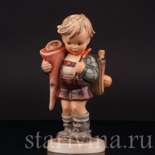 Фигурка мальчика из фарфора Ученик с завтраком, Goebel, Германия, 1960-63 гг.