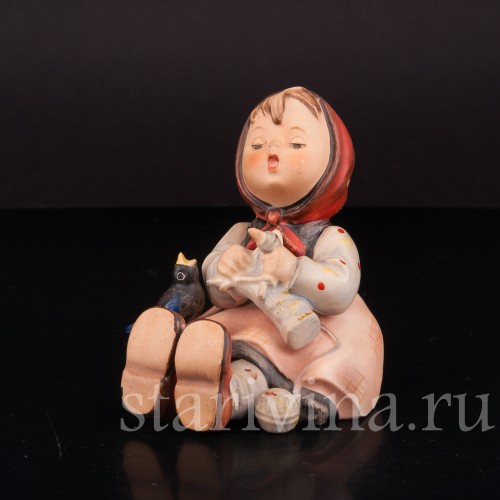 Фигурка из фарфора Девочка с вязанием, Goebel, Германия, 1959 г.