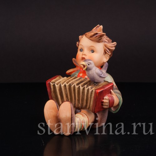Фигурка из фарфора Мальчик с гармошкой, Goebel, Германия, 1950-55 гг.