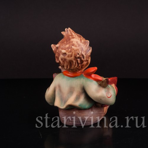 Фигурка из фарфора Мальчик с гармошкой, Goebel, Германия, 1950-55 гг.