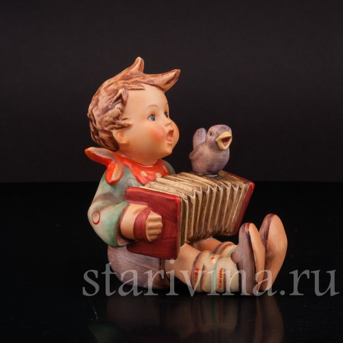 Фигурка из фарфора Мальчик с гармошкой, Goebel, Германия, 1950-55 гг.