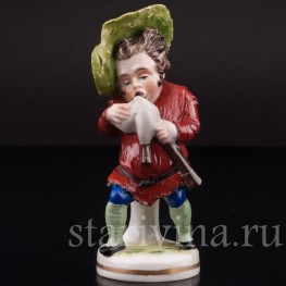 Фигурка из фарфора Музыкант-горбун с волынкой, Scheibe-Alsbach, Германия, нач. 20 в.