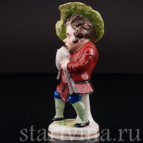 Фигурка из фарфора Музыкант-горбун с волынкой, Scheibe-Alsbach, Германия, нач. 20 в.