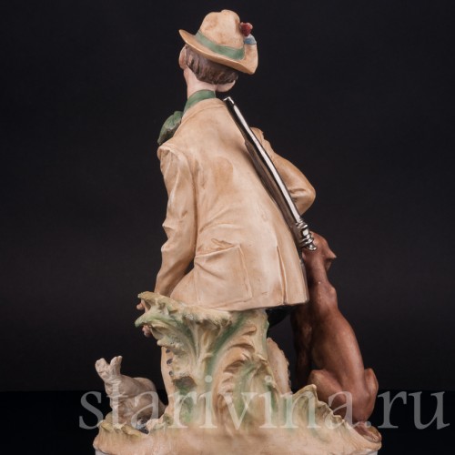 Композиция из фарфора Охотник и курица, Capodimonte, Италия, вт. пол. 20 в.