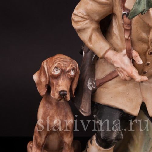 Композиция из фарфора Охотник и курица, Capodimonte, Италия, вт. пол. 20 в.