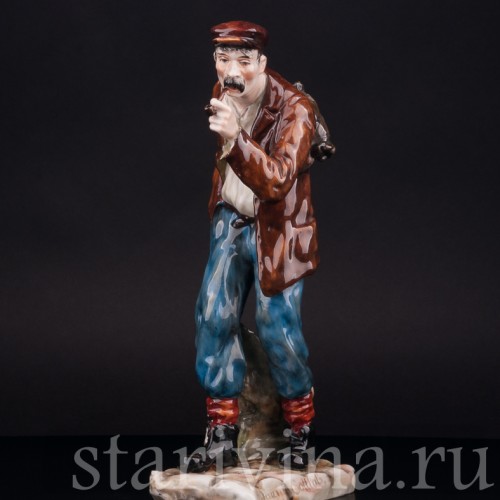 Фарфоровая статуэтка Уставший рабочий с трубкой, Volkstedt, Германия, нач. 20 в.