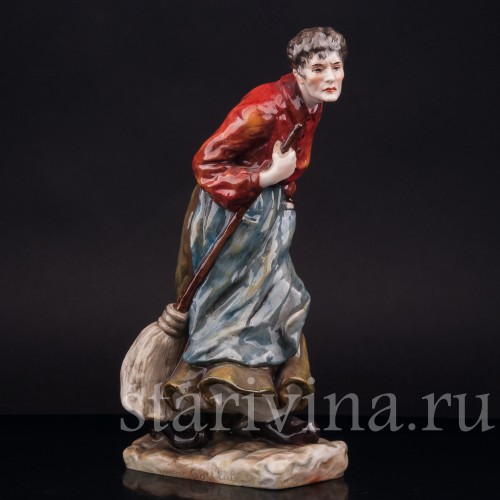 Фарфоровая статуэтка Женщина с метлой, Volkstedt, Германия, нач. 20 в.