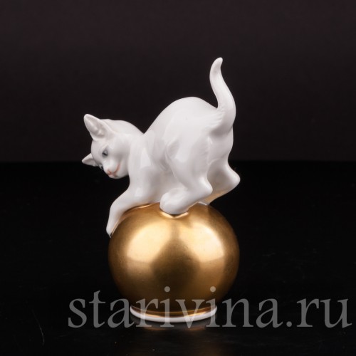 Фигурка из фарфора Котёнок на золотом шаре, миниатюра, Rosenthal, Германия, 1955 г.